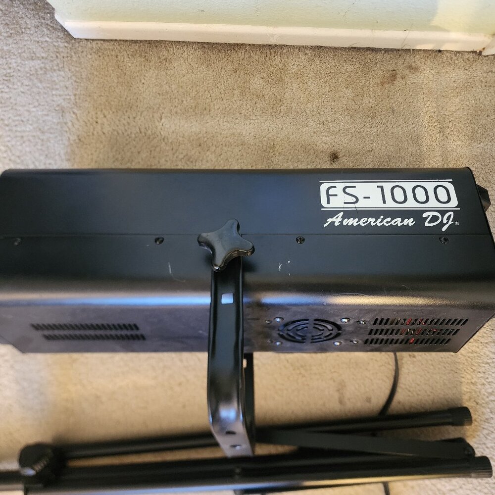 American DJ FS-1000 With Stand